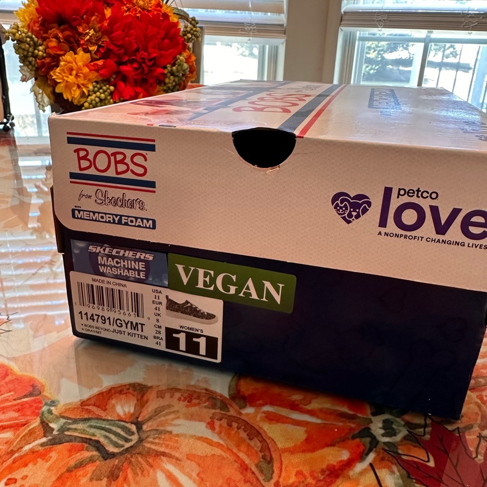 Skechers BOBS “Beyond Just Kitten Pattern” Memory Foam Shoes - Women's Size 11